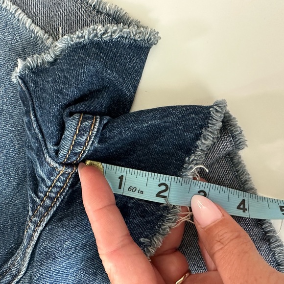 Levi's Ribcage Short Size 25 NWT - Picture 11 of 13